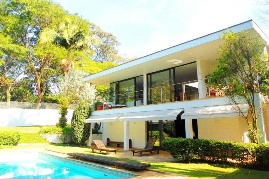 São Paulo: six-bedroom mansion